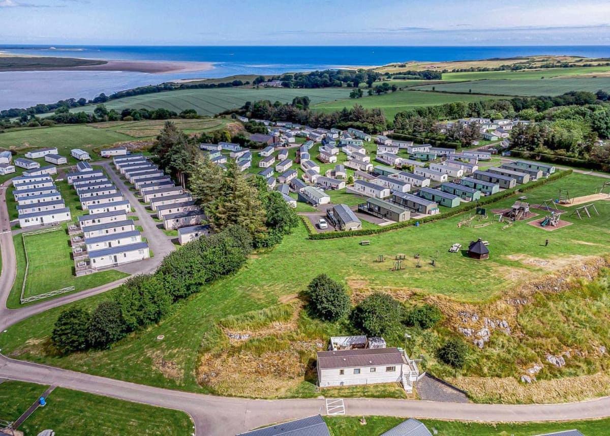 Waren Caravan Park Bamburgh Eksteriør billede
