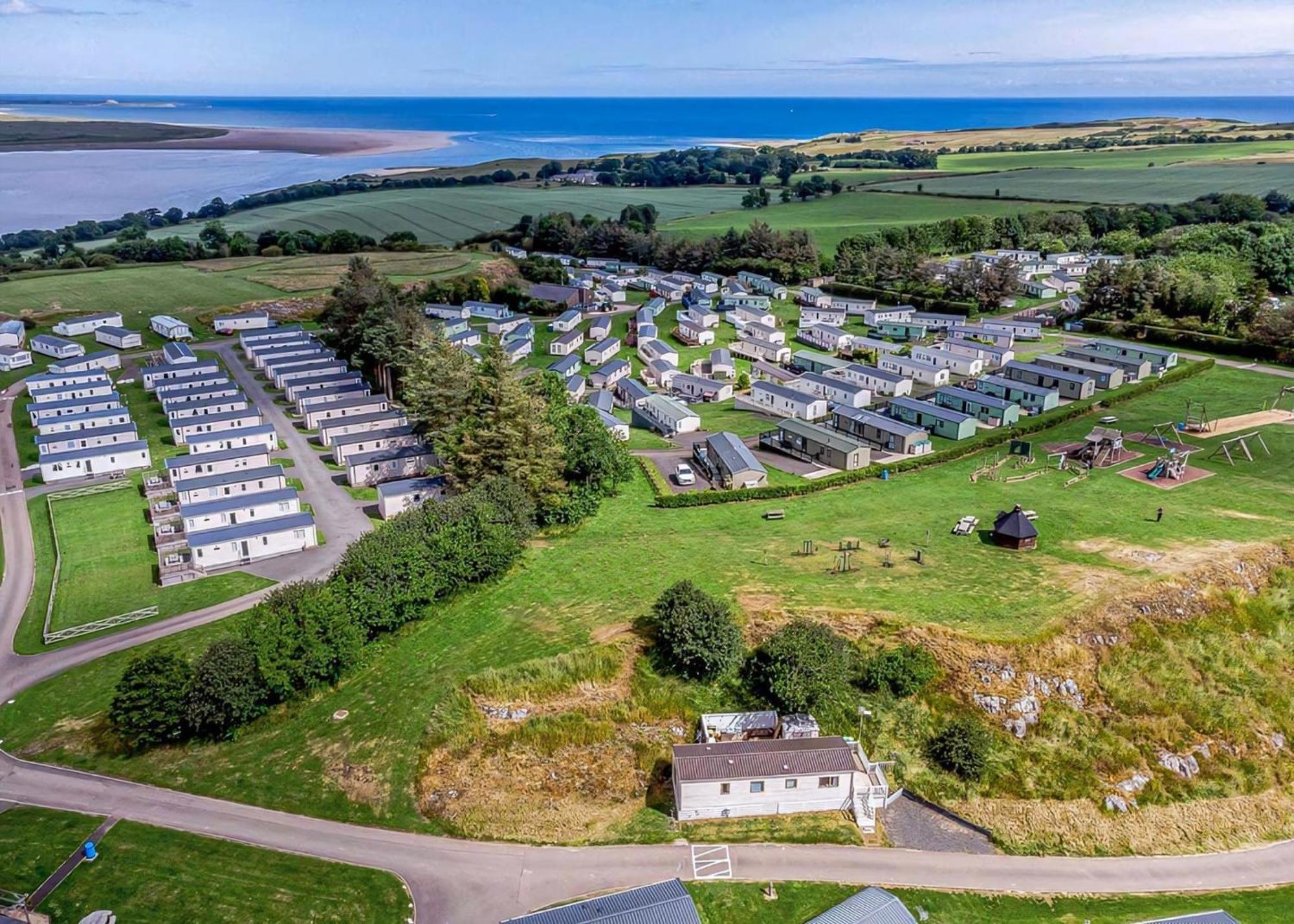 Waren Caravan Park Bamburgh Eksteriør billede
